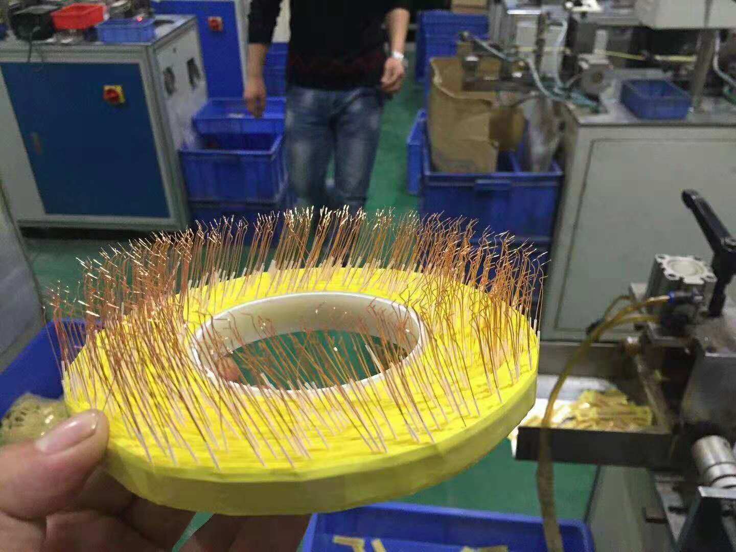 代理銅箔背膠、銅箔焊引線、銅箔穿套管、銅箔貼焊點、銅箔焊線、銅箔裁切等代加工工序
